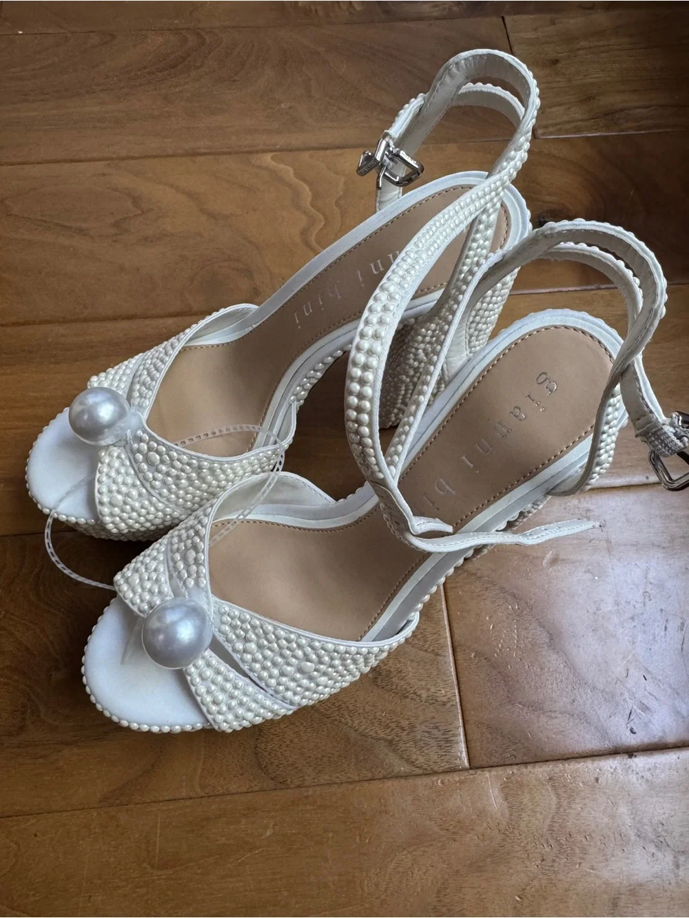NWT Gianni Bini Kemara Two Open Toe Embellished Pearl Studded Platform Sandals